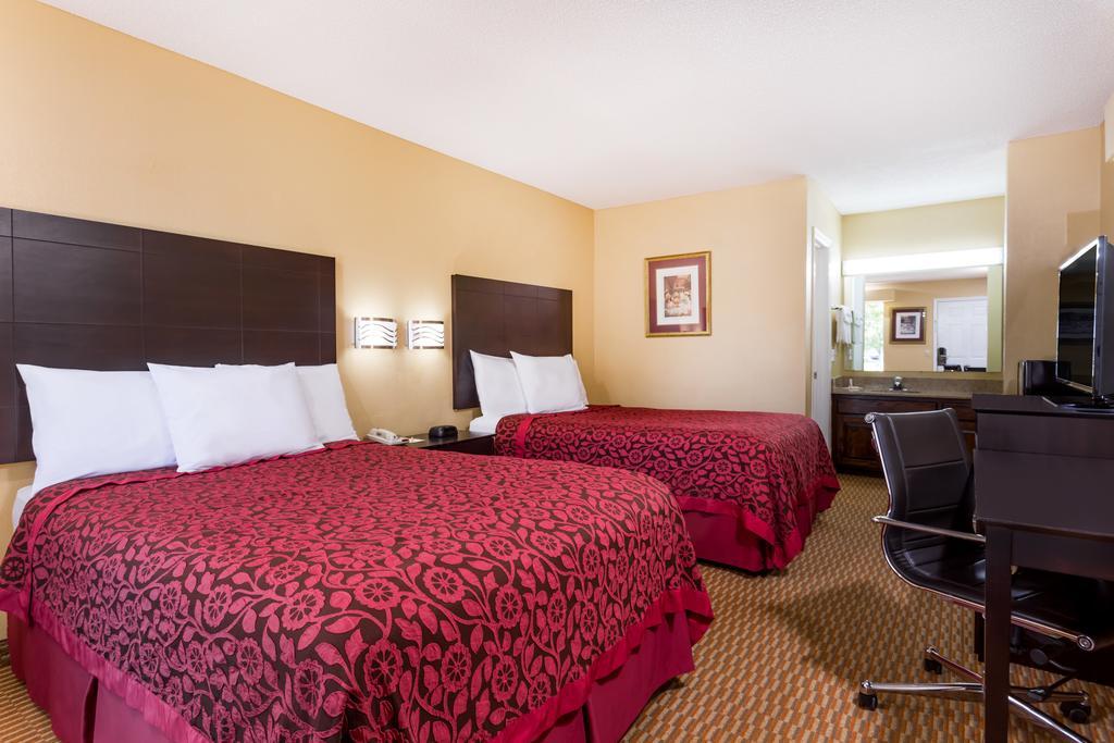 Days Inn By Wyndham Simpsonville Exteriér fotografie